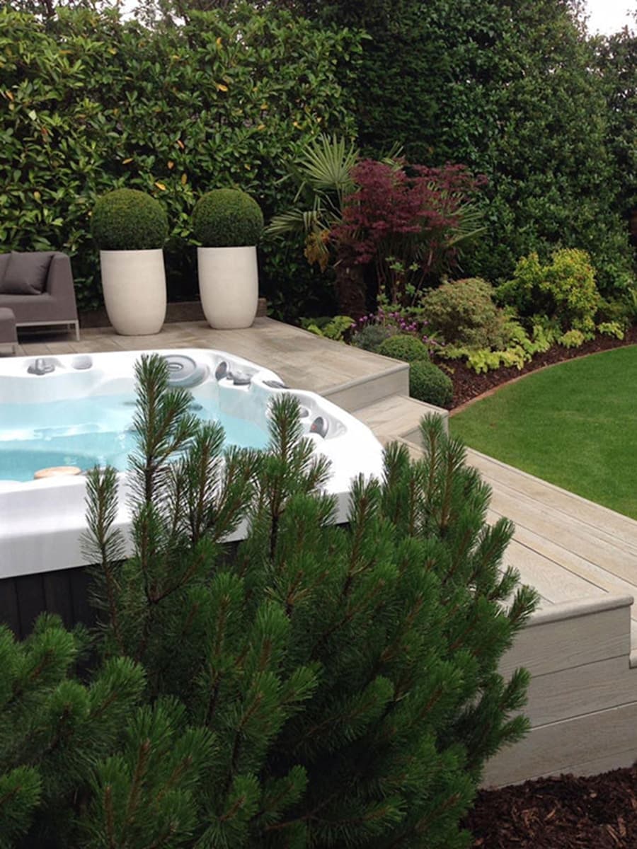 Pool & Spa
